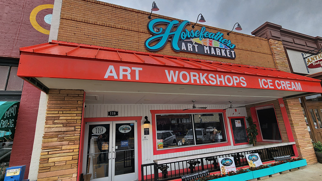 Horsefeathers Gallery in Mineola, TX