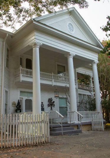 Oaklea Mansion in Winnsboro